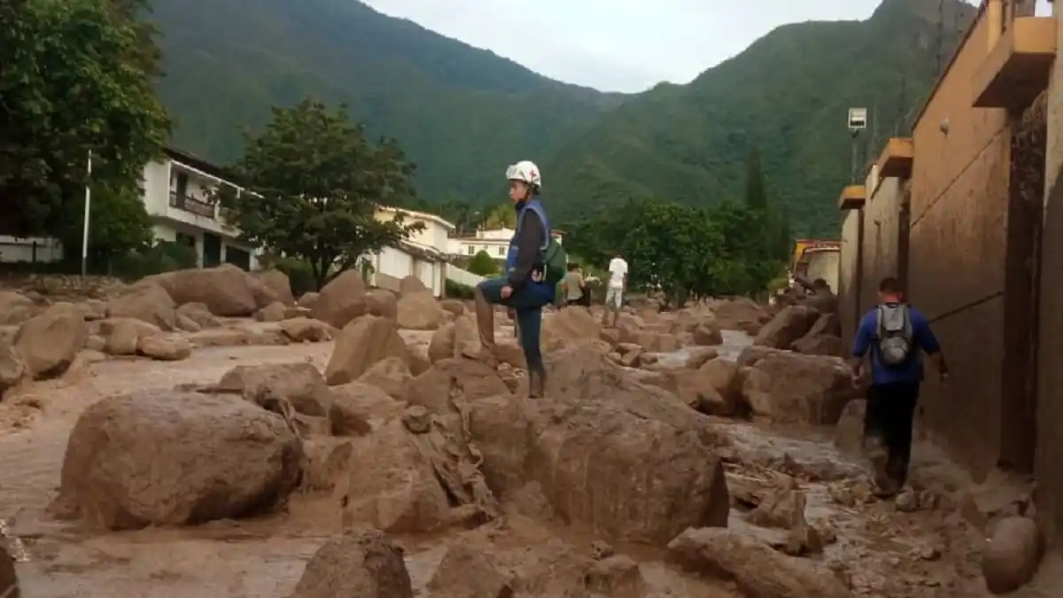 SIN ELECTRICIDAD y colapsado: habitantes de El Castaño en shock por desbordamiento del río