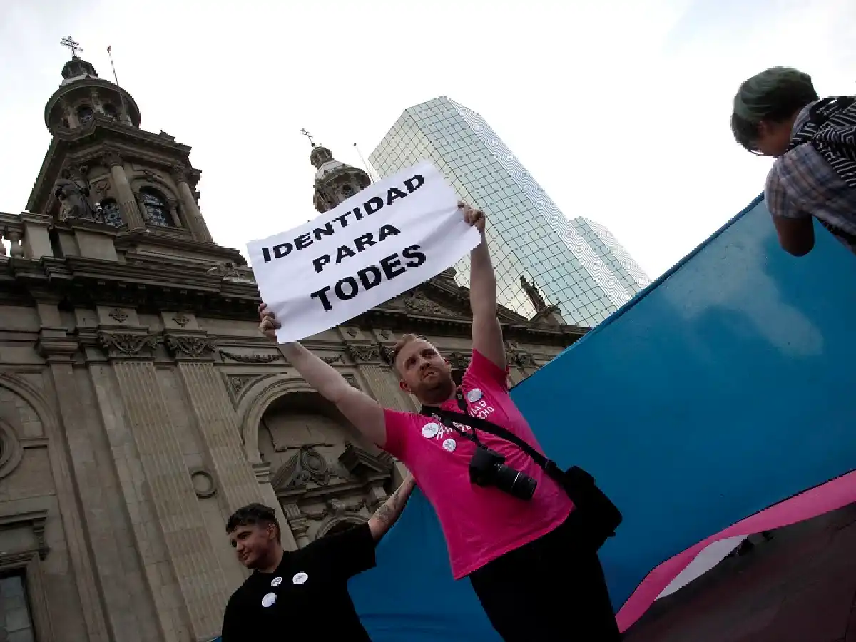 Celebran avance en el Congreso de una norma que garantiza el registro de las identidades de género