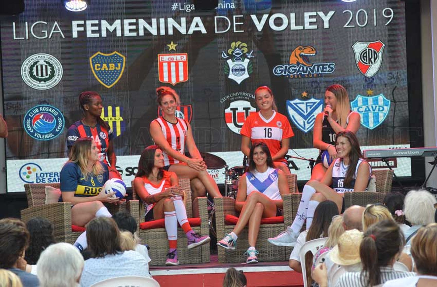 La Liga Femenina de Voley se presentó en Espacio Clarín