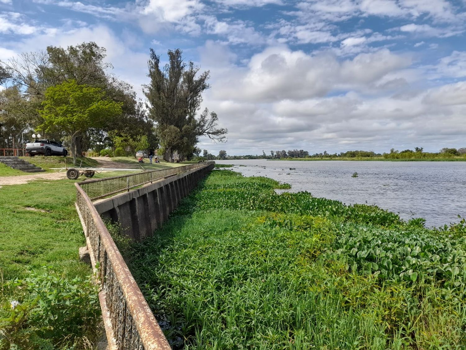 Río San Javier: crece lento pero sostenido