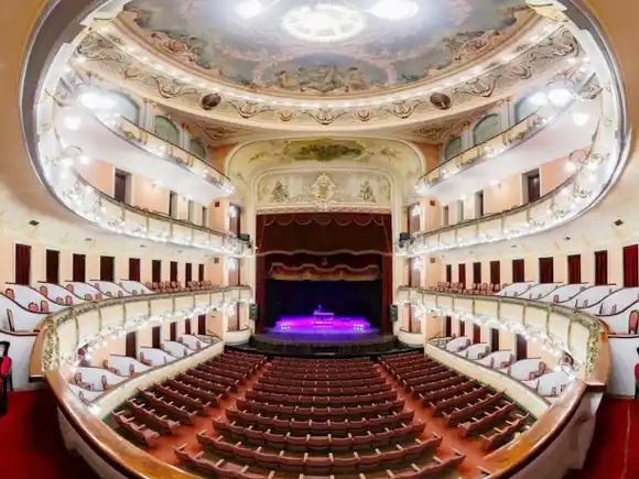 El Teatro Municipal 3 de Febrero celebra su 117°aniversario