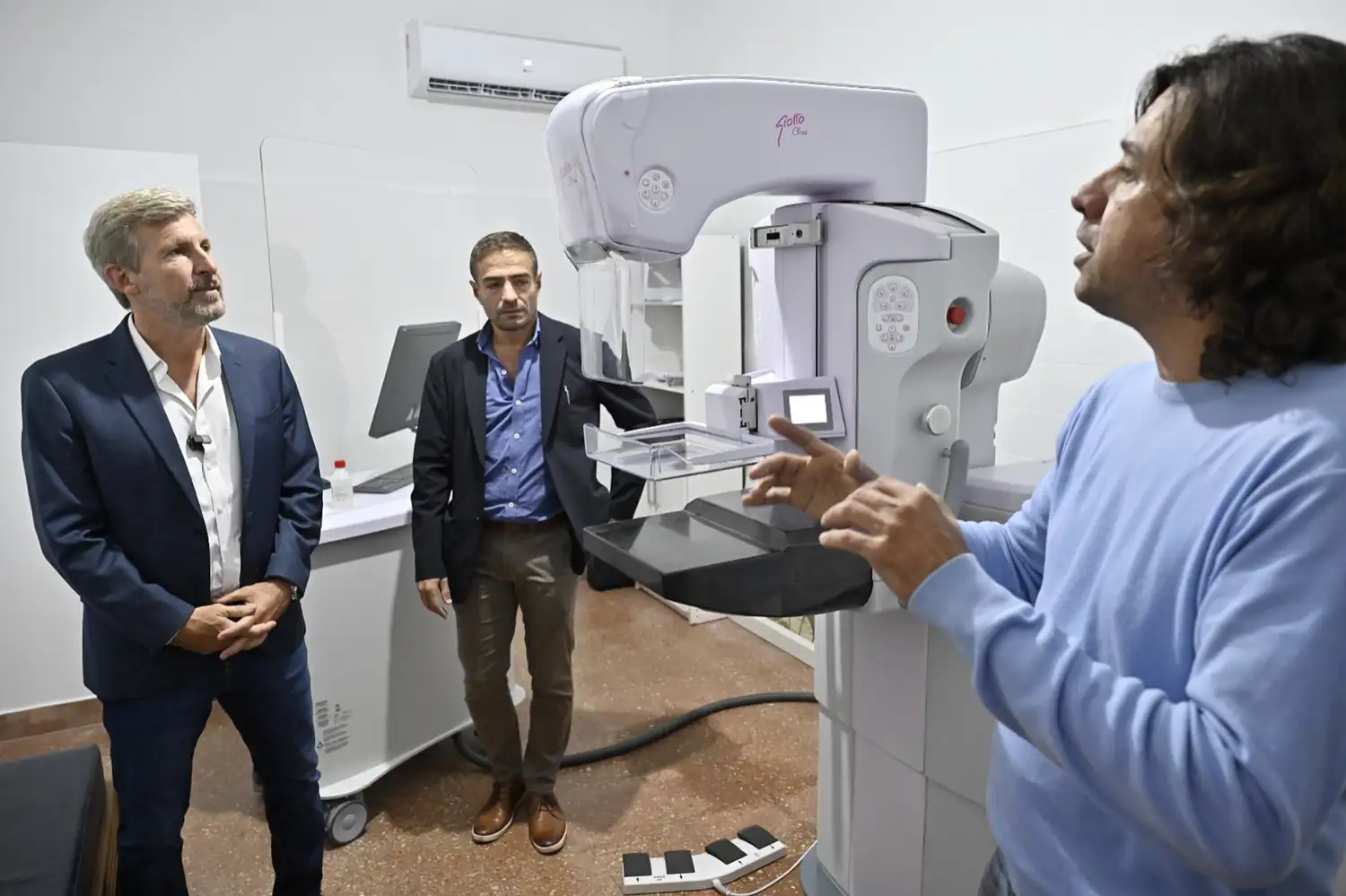 Gualeguay y Larroque recibieron nuevo equipamiento hospitalario de la Provincia