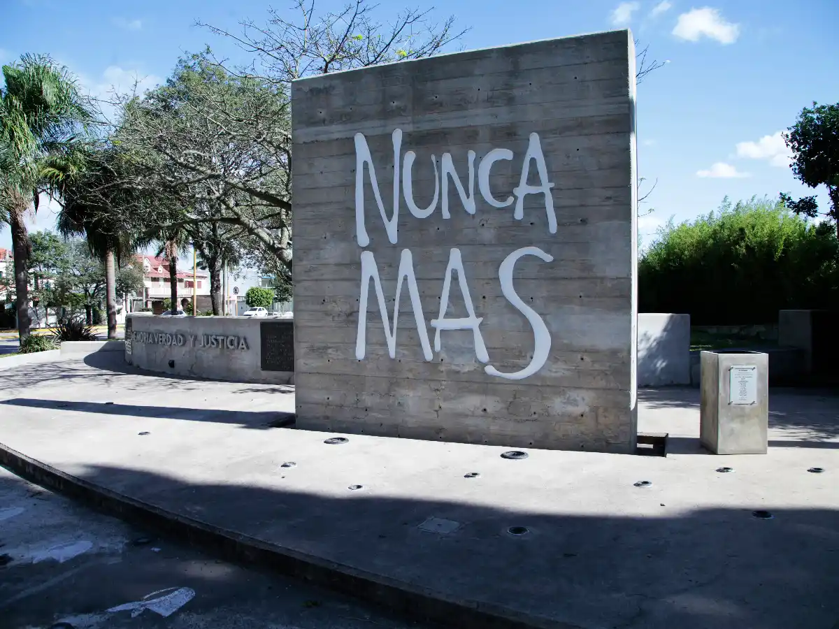 Realizarán una jornada de reflexión por la Noche de los Lápices