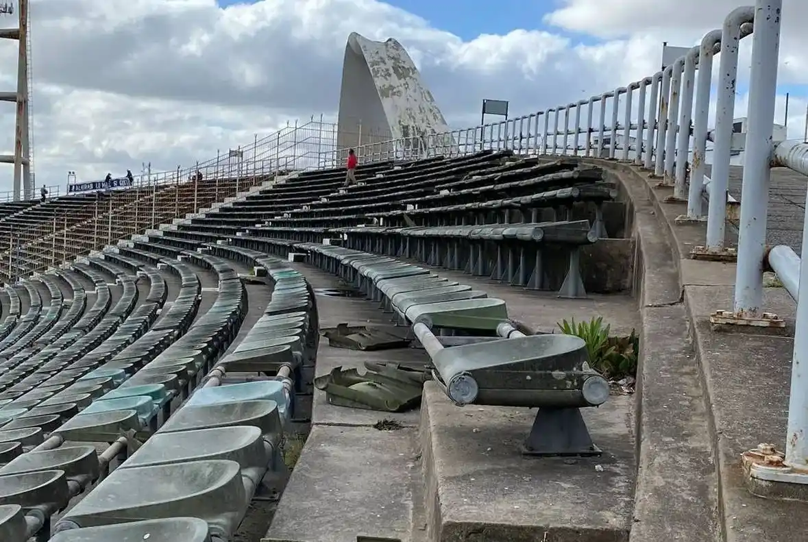 El proyecto solicita una recorrida e inspección presencial de la Comisión de Deportes en el predio concesionado.
