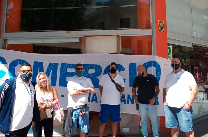 Toman en simultáneo todas las sucursales de Postres Balcarce en Mar del Plata