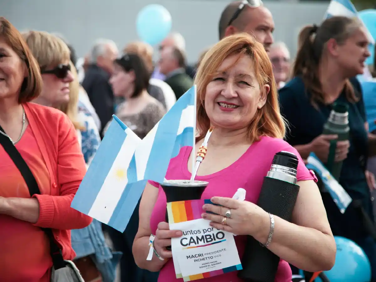 San Francisco amplia su apoyo a Macri 