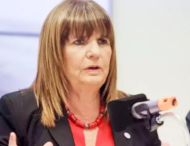 Patricia Bullrich se aleja de Mauricio Macri en medio de las negociaciones con los libertarios