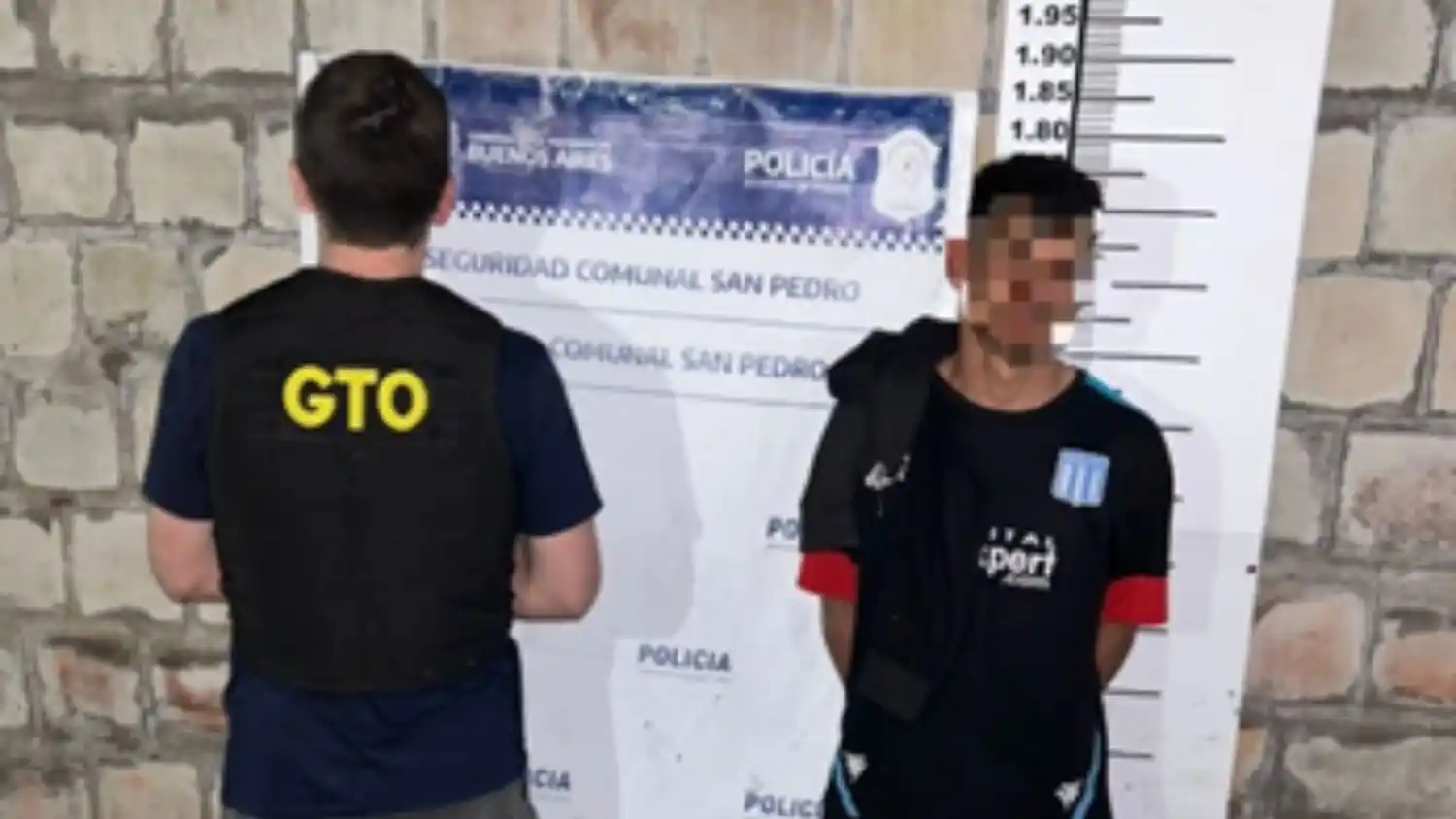 Uno de los detenidos por el asalto en la vía pública a una mujer y su hija.