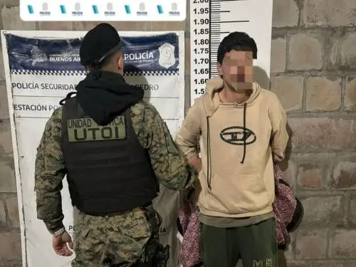 El joven portaba 2,10 gramos de marihuana.