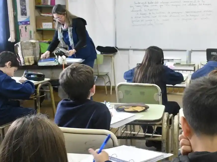 Docentes vuelven a pagar el impuesto a las ganancias.