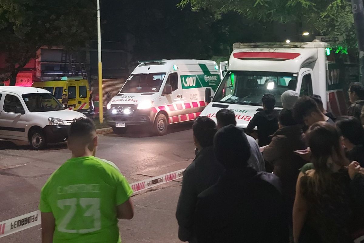 Se derrumbó una casa en Floresta: dos muertos y 21 heridos