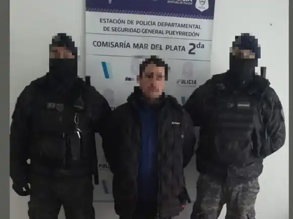 Un joven fue interceptado en pleno centro con una moto robada y cocaína