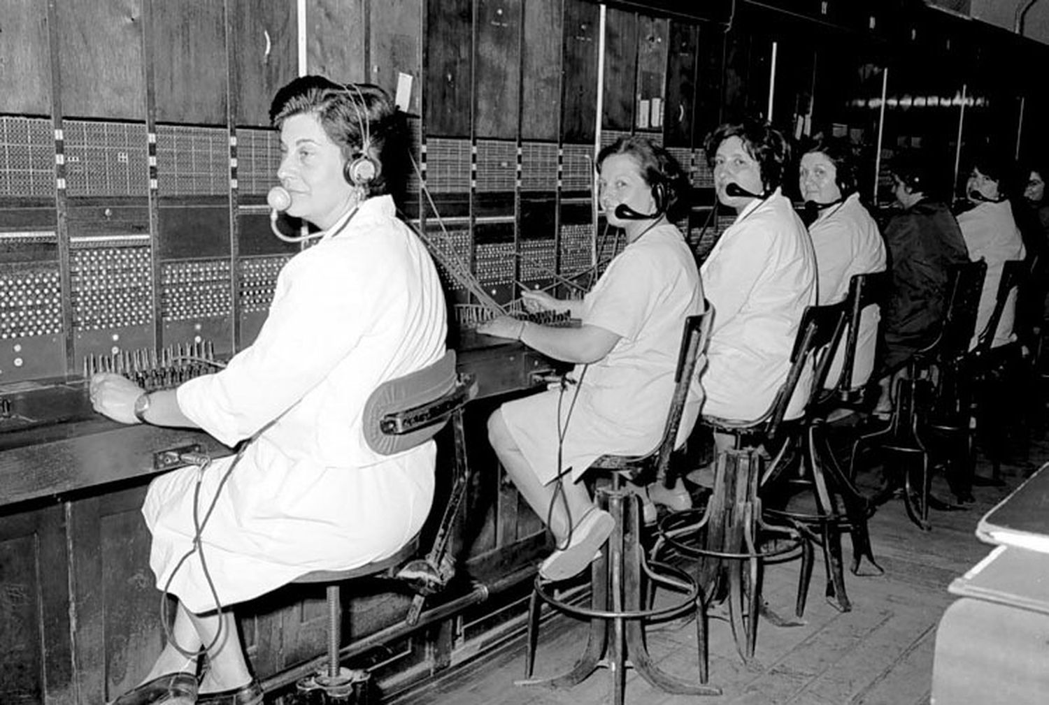Treinta años tardó en llegar el teléfono a la ciudad