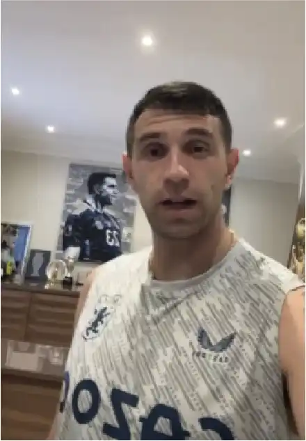 "Dibu" Martínez y su gran gesto: sorteará entradas para que puedan ver a la Selección