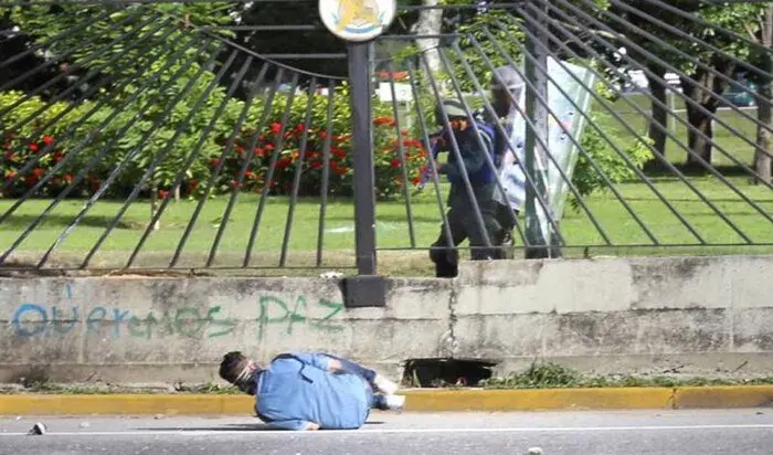¡CASO DEL JOVEN QUE ASESINARON EN LA CARLOTA! Sargento acusado de disparar a David Vallenilla fue absuelto