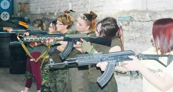Las mujeres ucranianas y rusas resisten a la  guerra desde sus respectivas trincheras