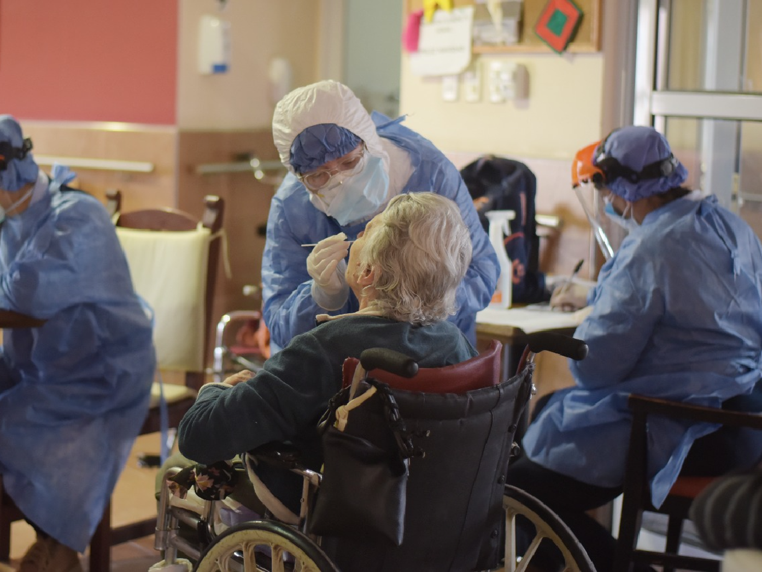 Arroyito: operativo de testeos en residencias privadas de adultos mayores          