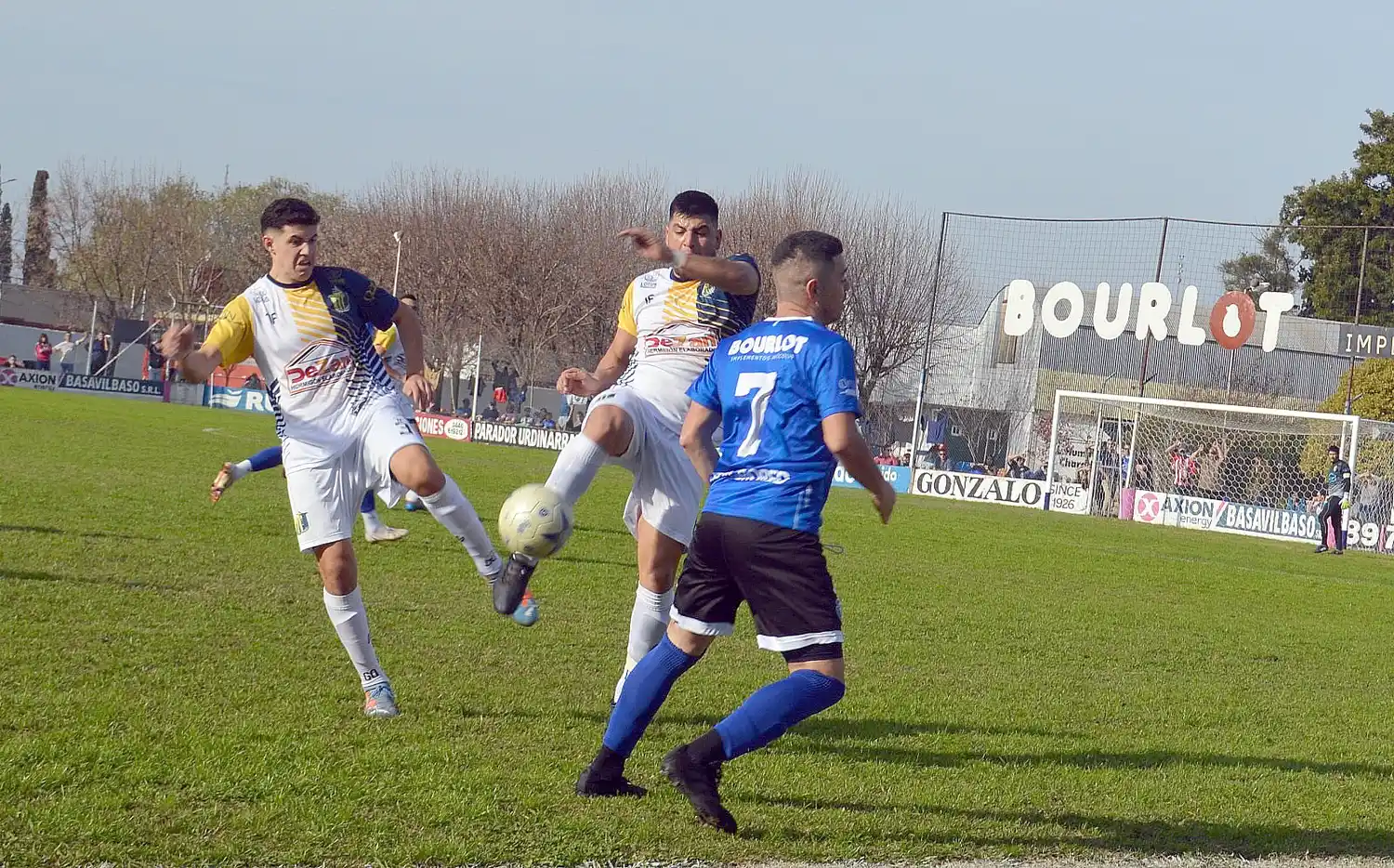 Deportivo goleó a Juventud en el clásico de Urdinarrain y estiró la ventana en la tabla