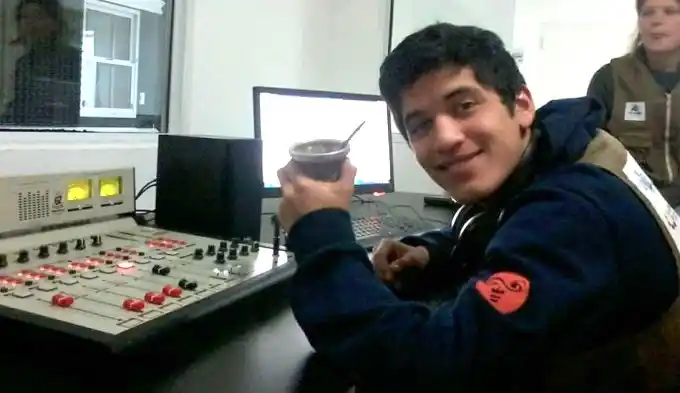 Mataron a un militante social de 19 años para robarle una mochila