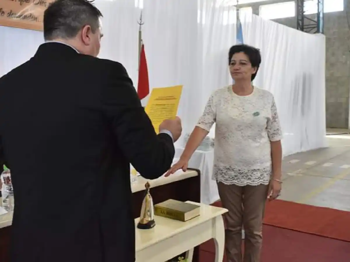 La concejal oficialista ahora dice  que no renunciará tras el escándalo