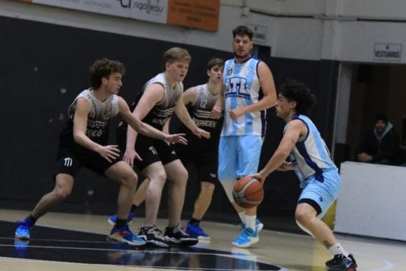 Atlético ganó en el "Carlos Colucci"