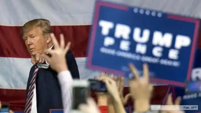 Trump denuncia “encuestas falseadas” y dice que gana