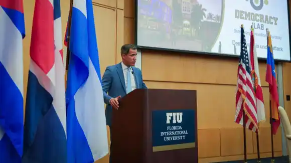 Universidad de Florida creará el Democracy iLab, que dirigirá el venezolano Juan Guaidó