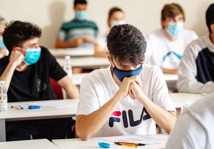 Volvieron las clases virtuales con 17 cursos aislados por Covid