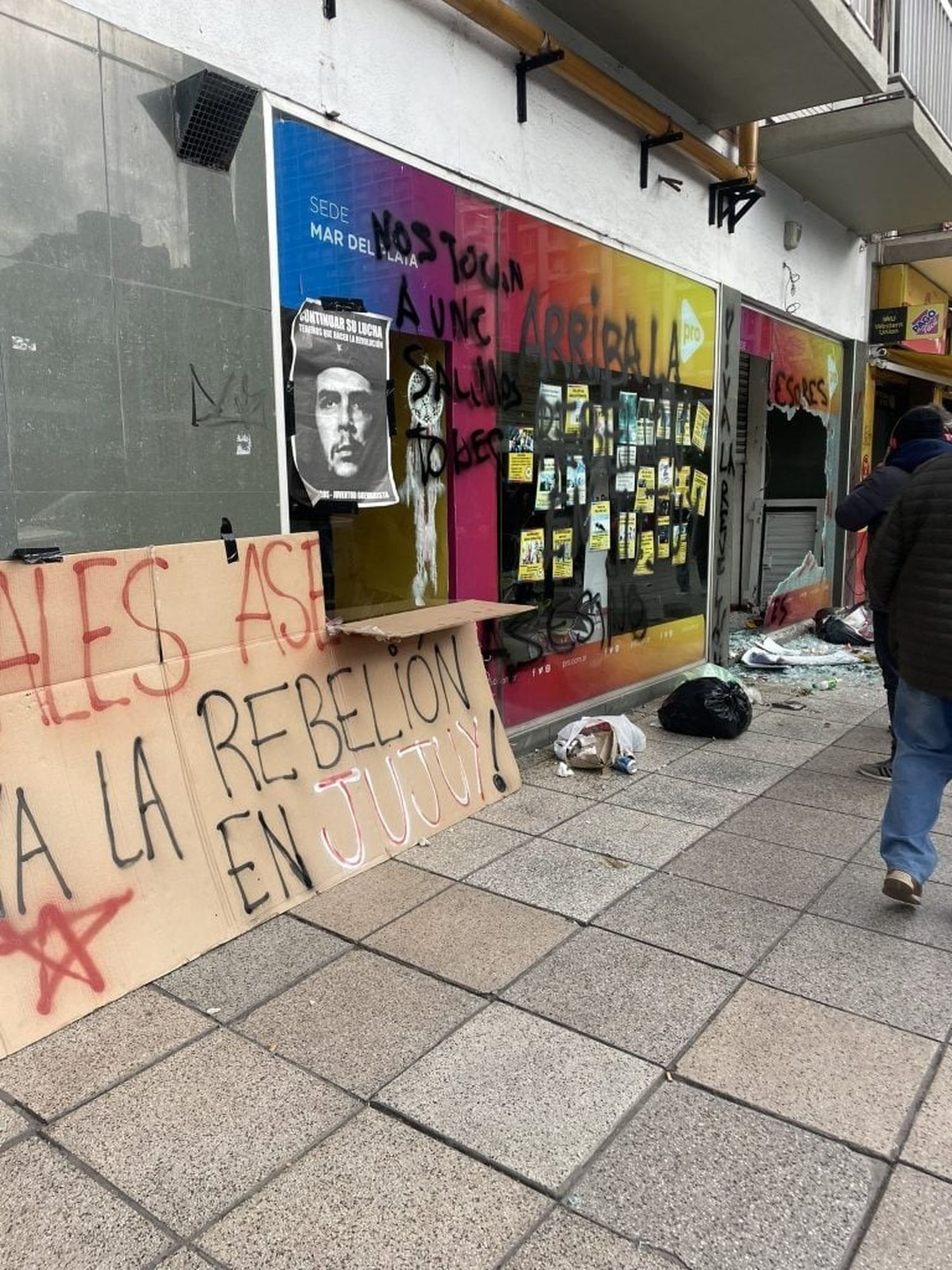 El repudio de los políticos al ataque a un local PRO en Mar del Plata, en medio de las manifestaciones por la represión en Jujuy