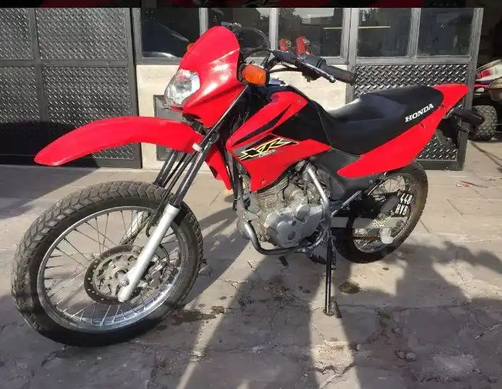 Roban en un kiosco y una moto