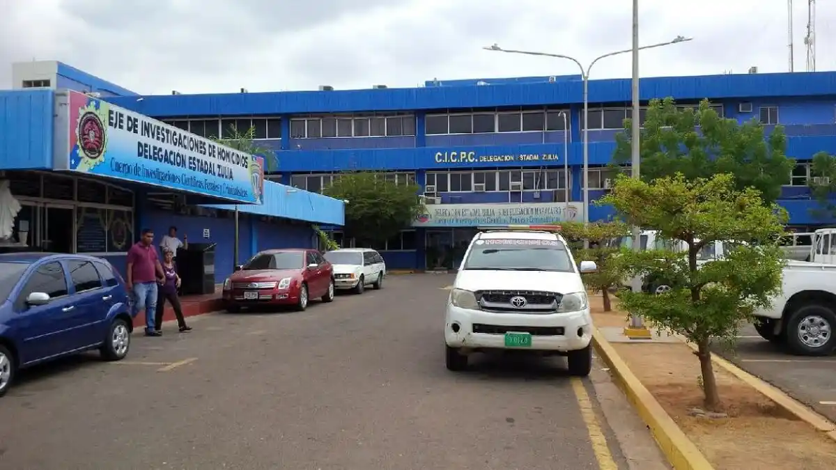 LA VIEJITA LE HACÍA UNA TORTA a su mamá y el malandro la mató de un golpe en la cabeza