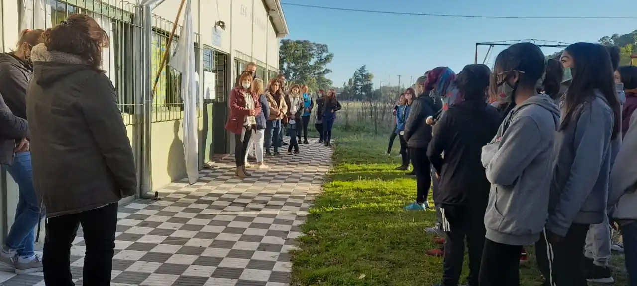Once niños de la Escuela N°13 podrían ser desvinculados por falta de transporte escolar