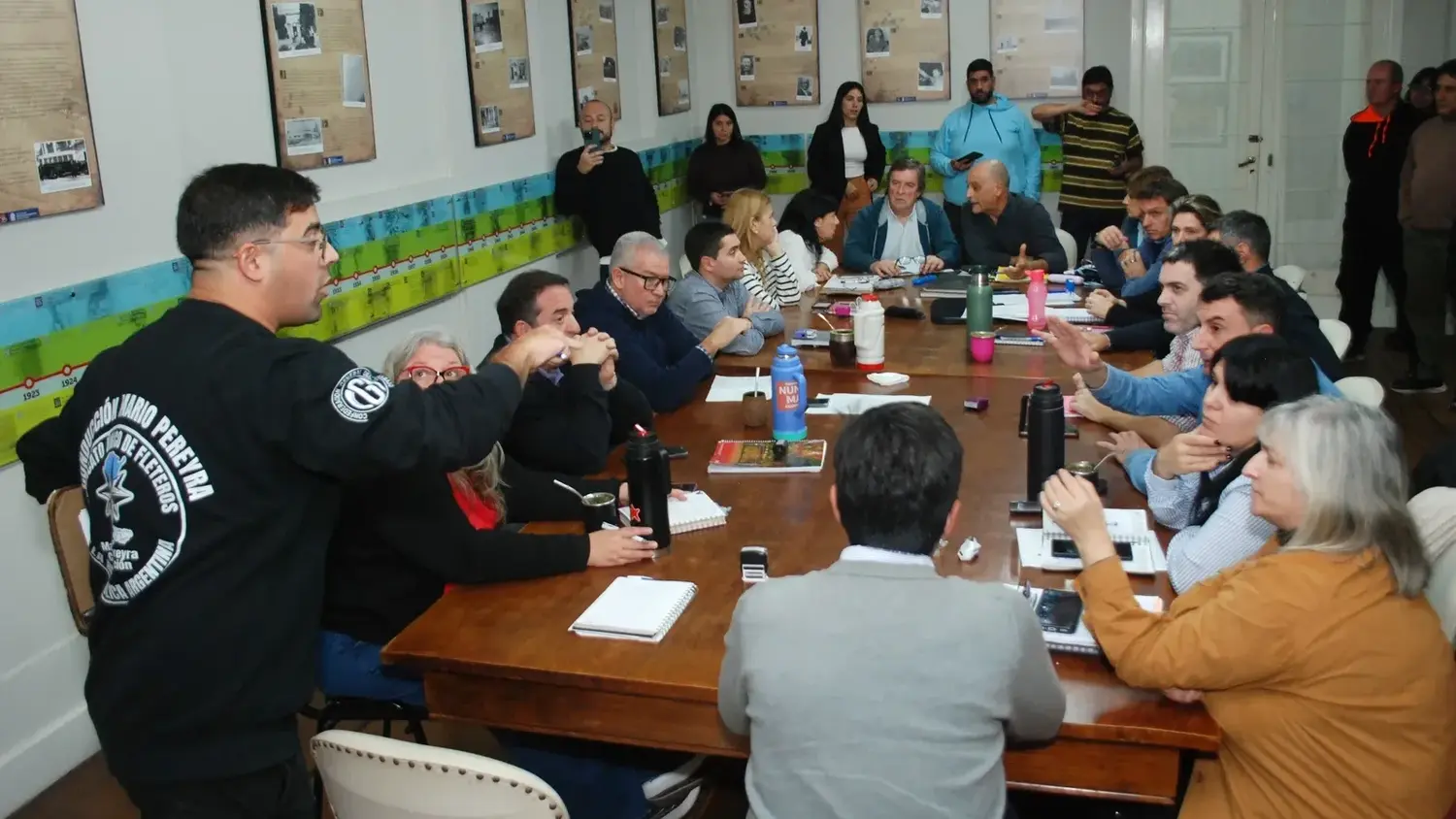 Real. Maríngolo (fleteros de espalda) les dice que el proyecto de La Libertad Avanza no es posible de llevar a cabo.