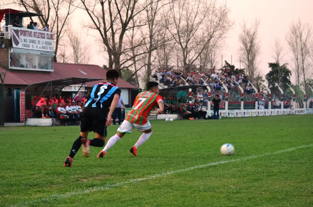 Juventud no jugó bien y dejó su invicto ante Sportivo Las Parejas