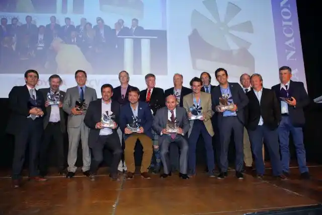 La excelencia agropecuaria tuvo su noche de gala en la Rural y dos ” Gualeyos” fueron premiados 