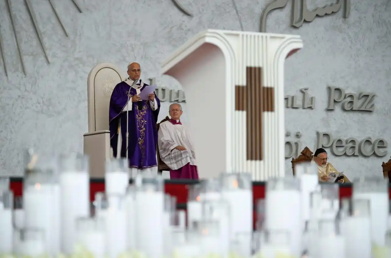 El Papa León encabezó misa en Beirut