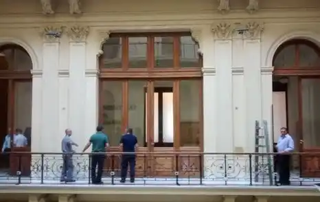 Descolgaron los cuadros de Kirchner y Chávez de la Casa Rosada