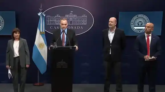 Anuncio de desregulación del servicio de rampas en aeropuertos: ¿Las fuerzas de seguridad acarrearán valijas?