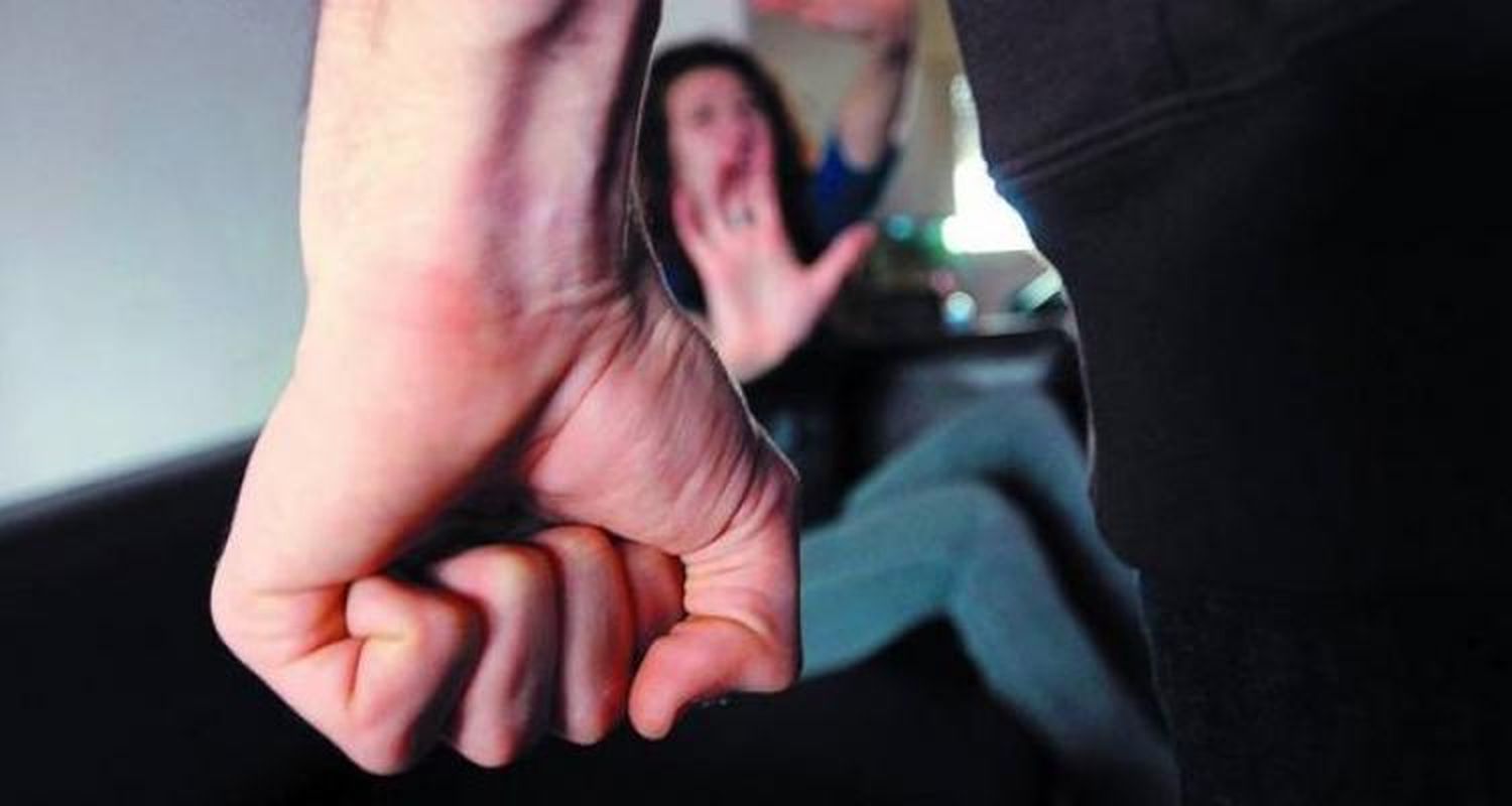 Piden expulsión de afiliado al Partido Socialista por protagonizar hechos de violencia de género