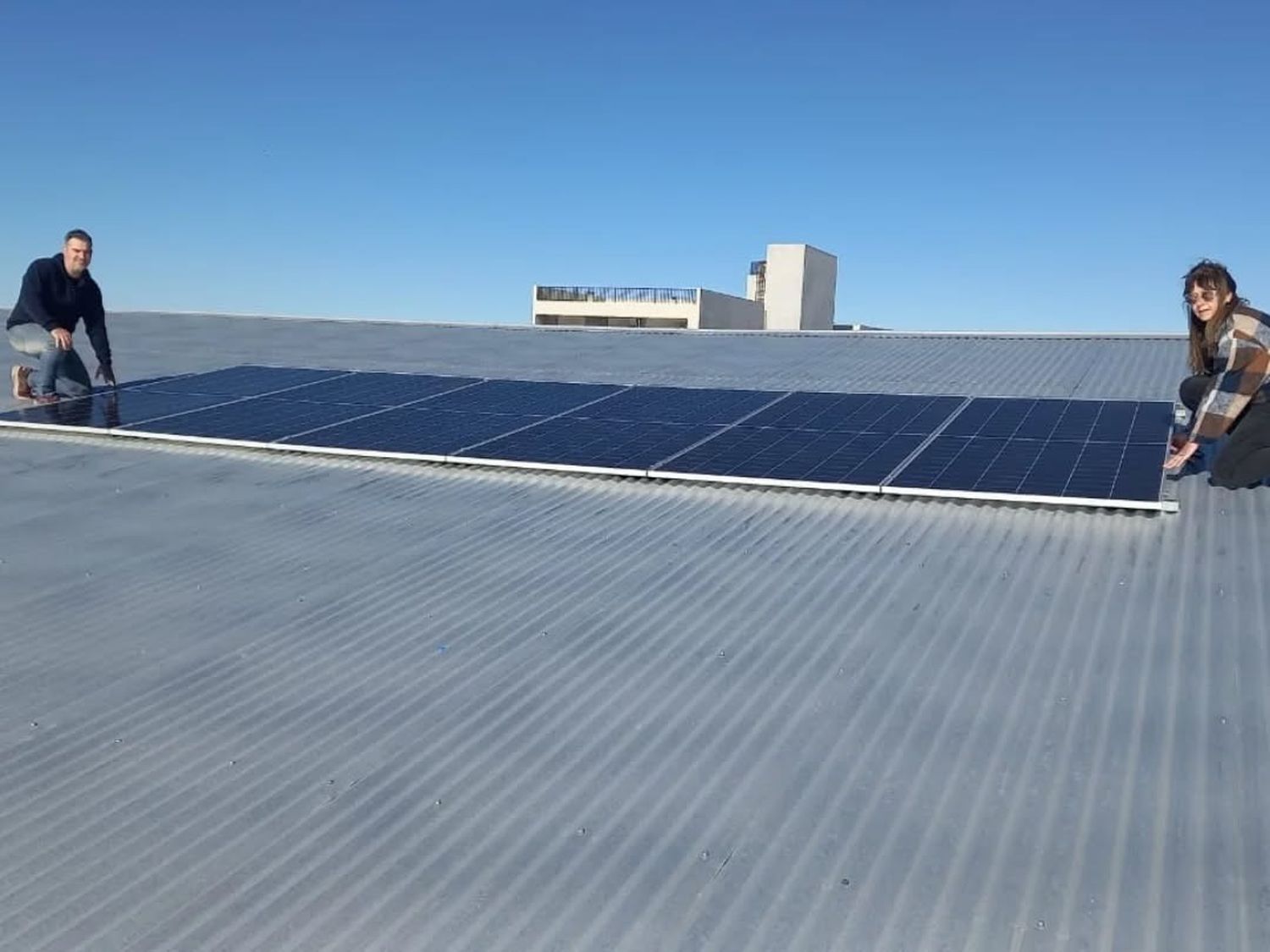 Con paneles solares, Ferro marcó un precedente en el uso de energía renovable