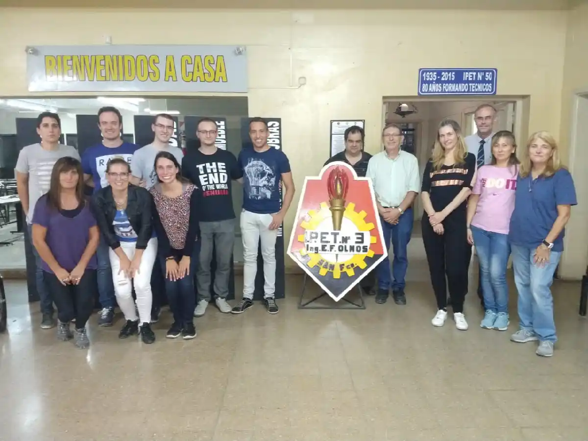 Alumnos del Ipet 50 desarrollarán un prototipo de satélite  