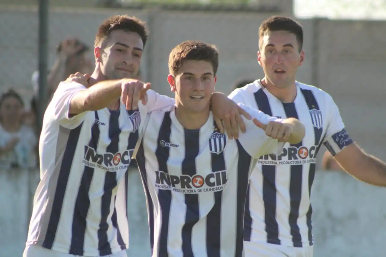 Goleó Sportiva; empataron G. Central y Libertad