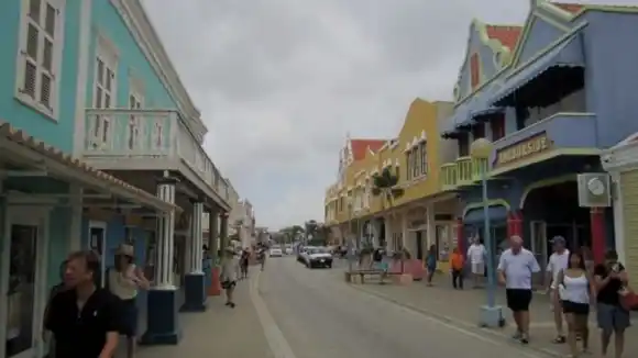 Condenan a ciudadano chino en Aruba por alquilar viviendas a migrantes irregulares venezolanos