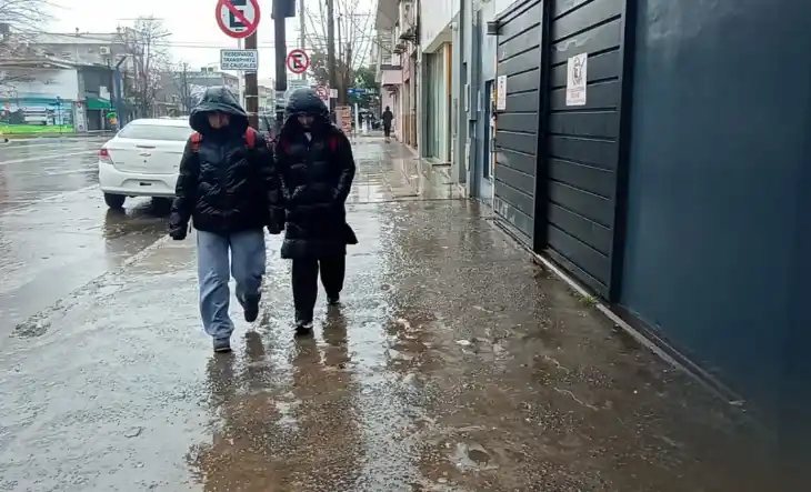 Alerta naranja en Provincia de Buenos Aires por la tormenta de Santa Rosa: lluvias, granizo y viento fuerte este domingo