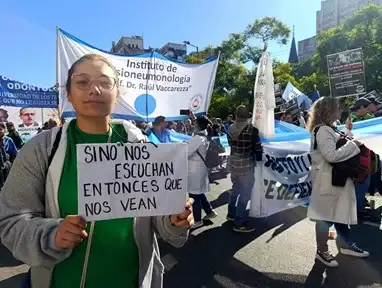 Los universitarios exigen aplicación de la Ley de Financiamiento.