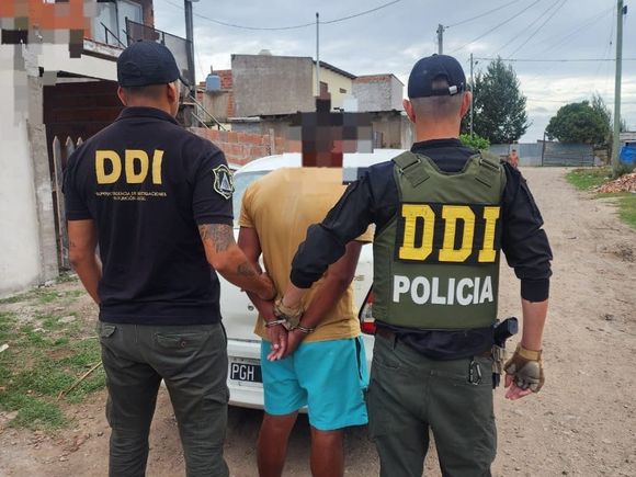 Una mujer denunció haber sido violada por su tío cuando tenía 10 años: detuvieron al abusador