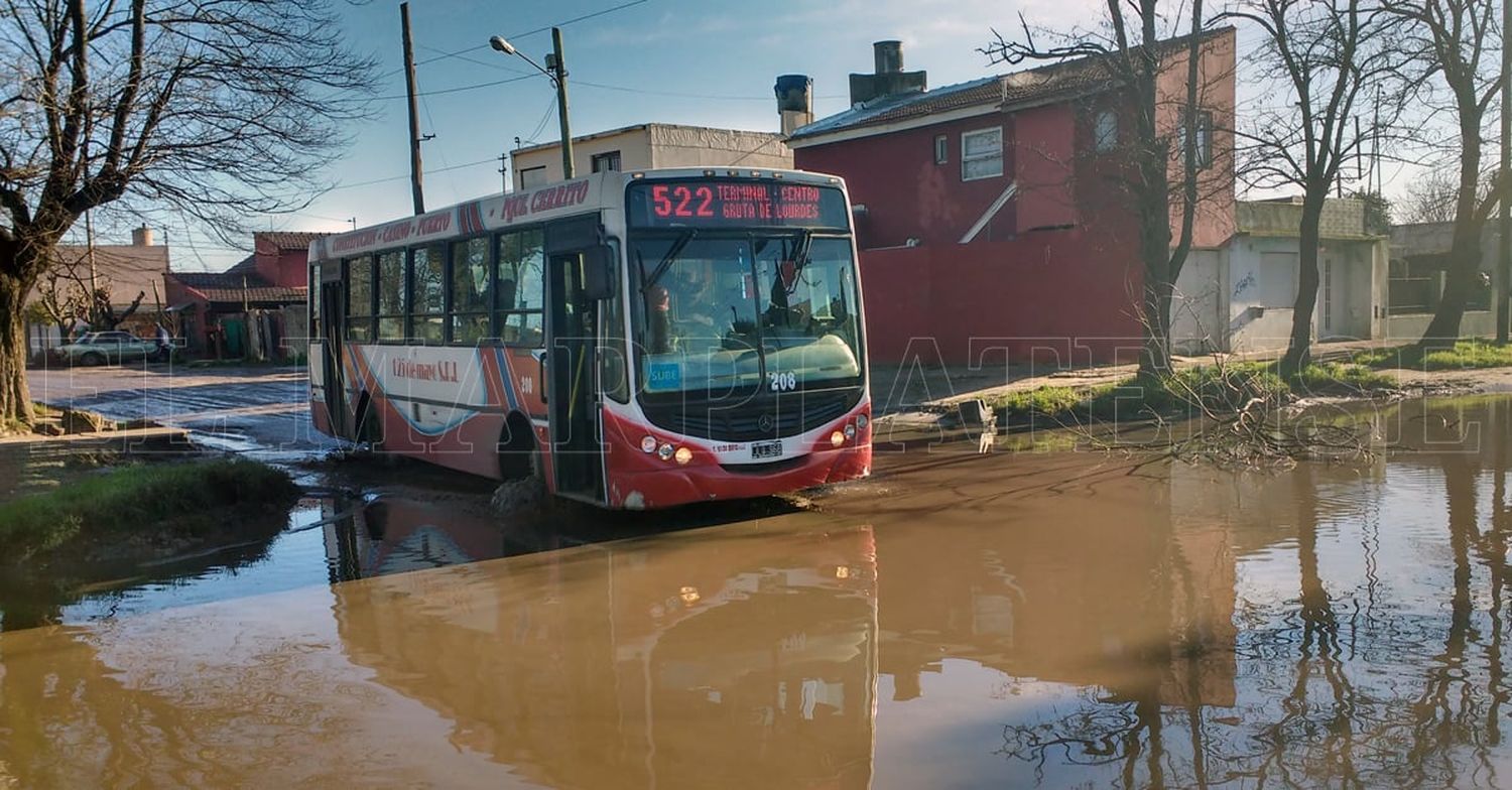 El barrio Libertad sufre por las calles: "Vivimos como ratas"