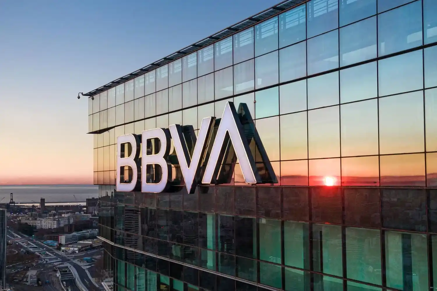 La demanda cuestionó que el banco aplicó condiciones contrarias a la normativa vigente, lo que derivó en el cobro de intereses excesivos.