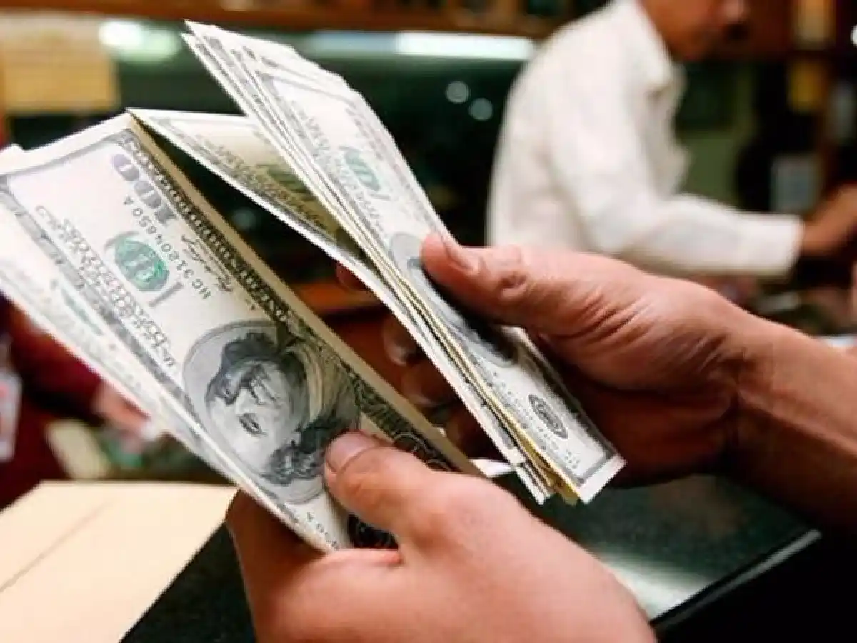 El dólar volvió a subir y cotiza a 47 pesos