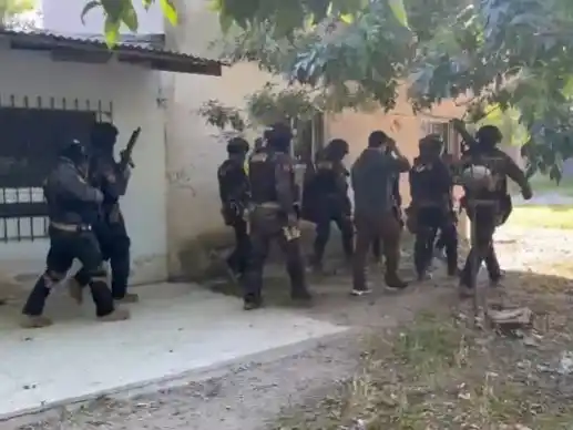 El operativo se realizó en dos viviendas de los barrios Las Heras y Parque Palermo.